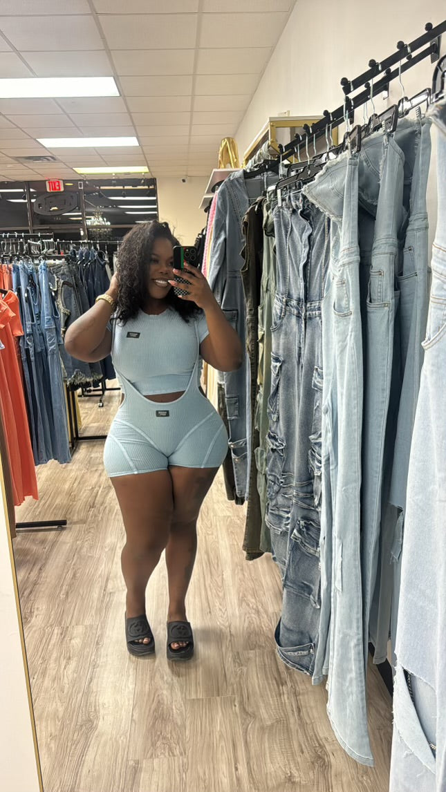 “Top in Suspender” Set