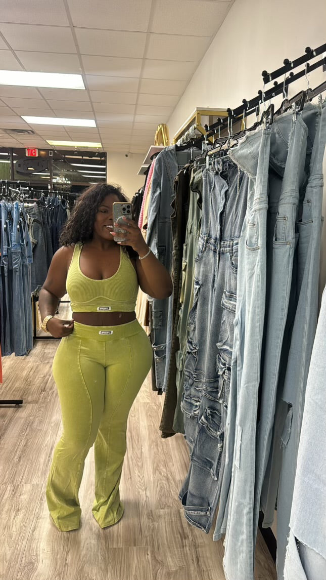 “Too cute” set